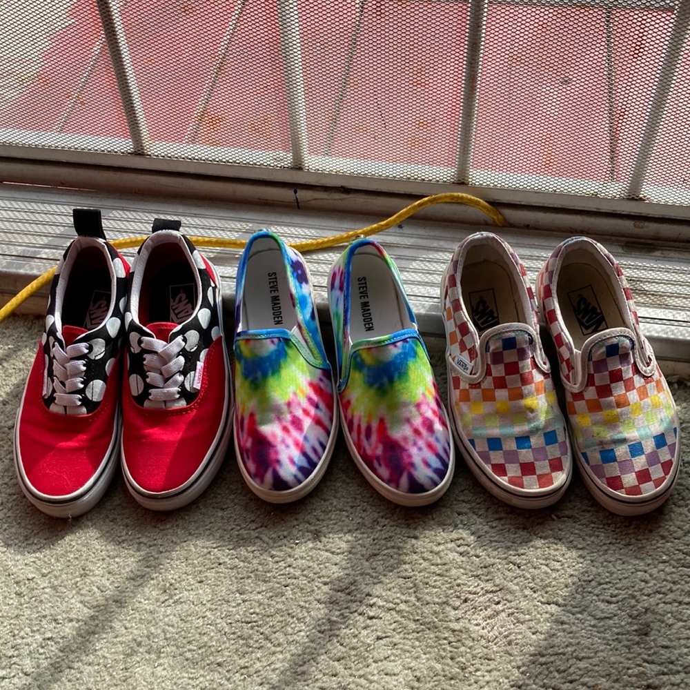 Bundle of 3 kids shoes